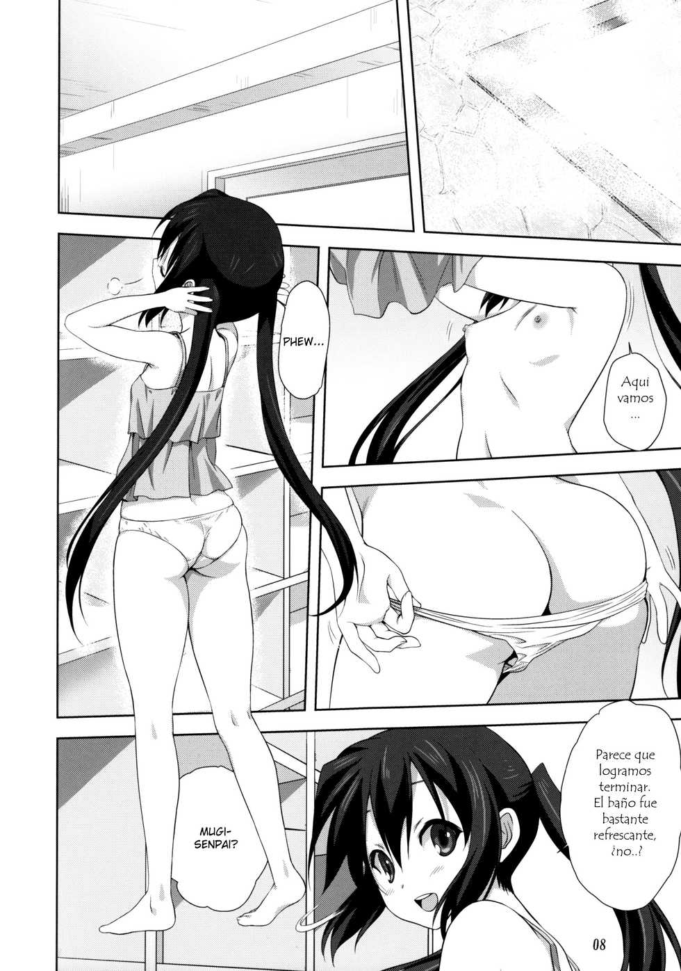 (C82) [Mitarashi Club (Mitarashi Kousei)] Mugi to Azu Kouhen (K-On!) [Spanish] [hoshi no fansub] - Page 7