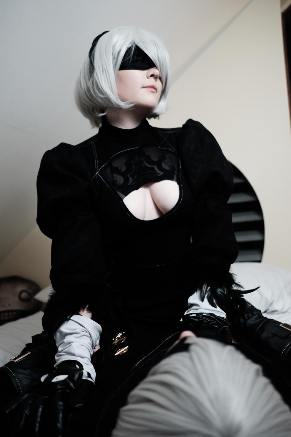 Foxy Cosplay - 2B POV - Page 22