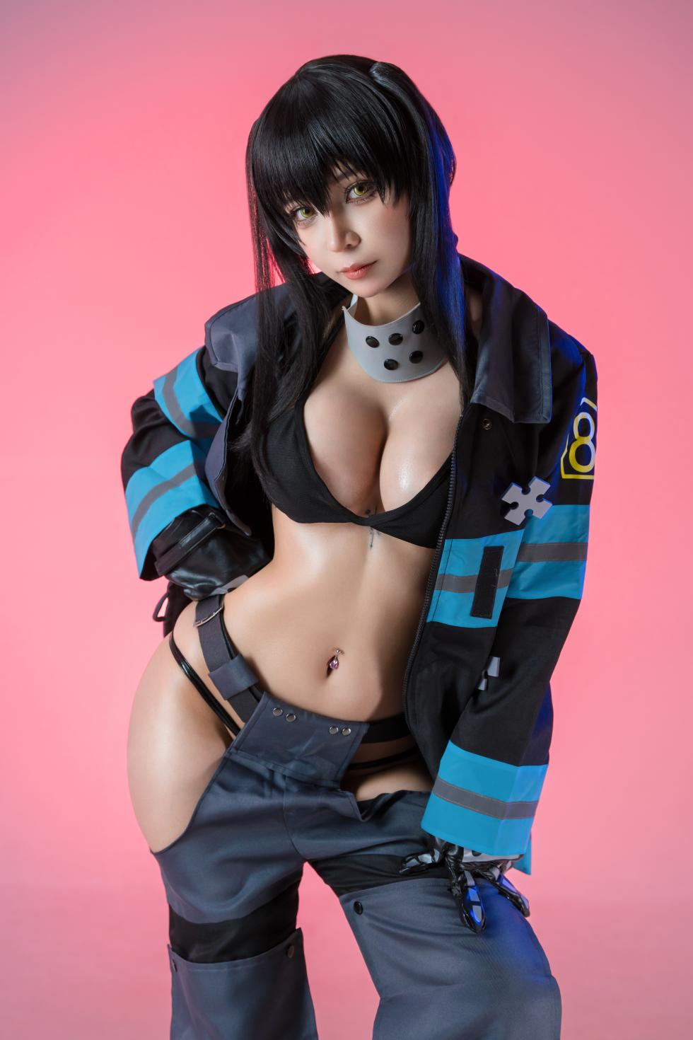 Umeko J cosplay Tamaki Kotatsu - Fire Force - Page 1
