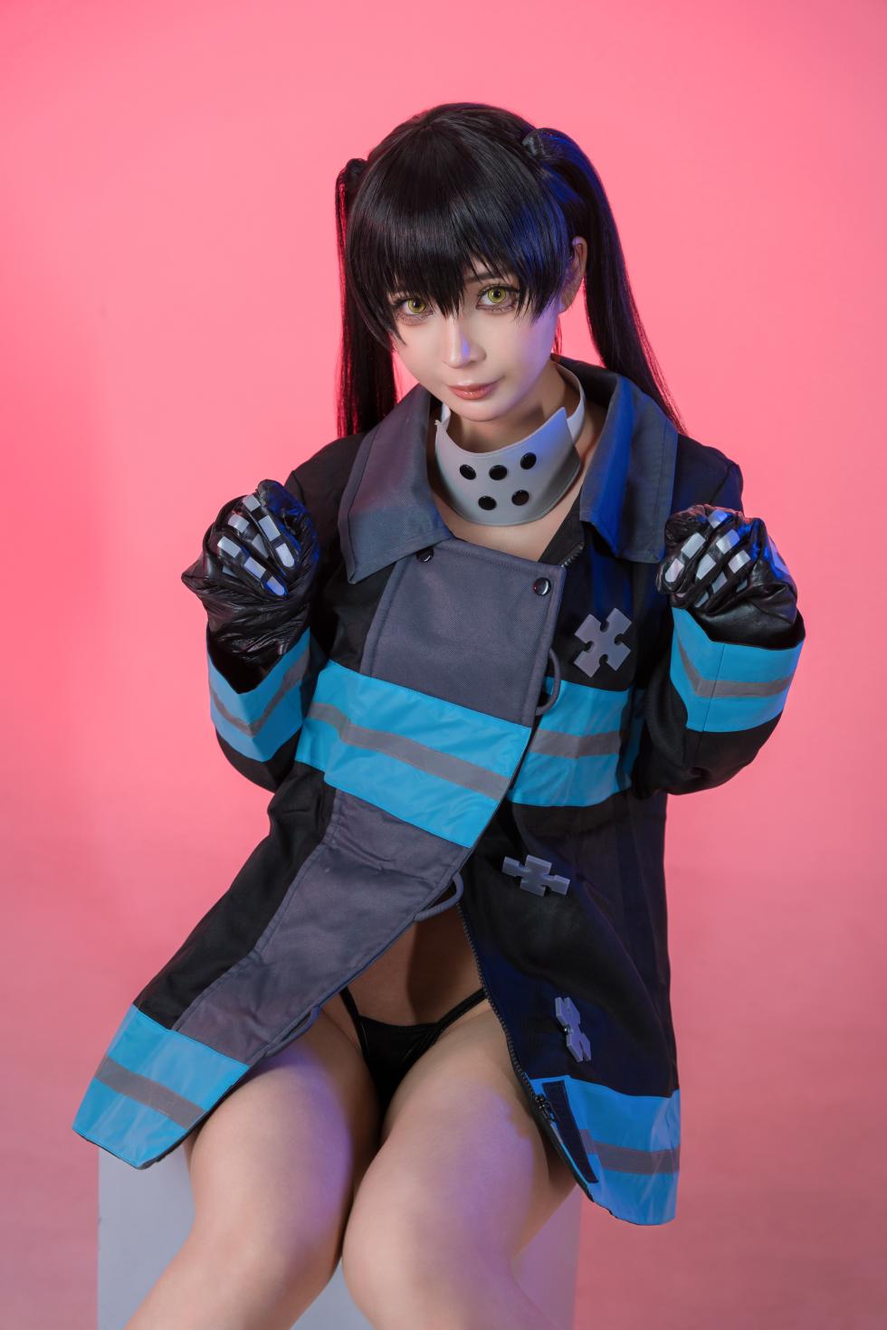 Umeko J cosplay Tamaki Kotatsu - Fire Force - Page 29